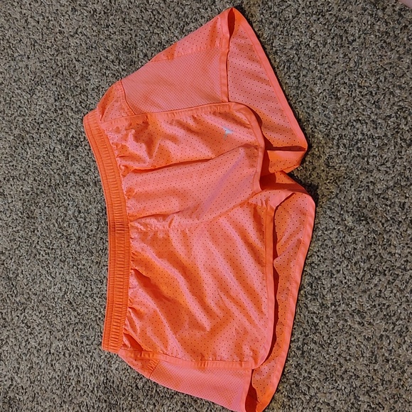 NWOT Old Navy Active Mesh Shorts - Picture 1 of 5